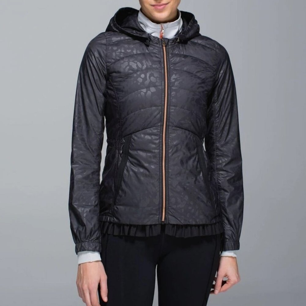 LULULEMON women's spring fling puffy windbreaker size 4